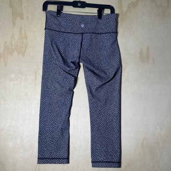 Lululemon Women’s Cropped Comfy Leggings Size 6 - Picture 7 of 10